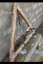 Antico attrezzo per cavallo 