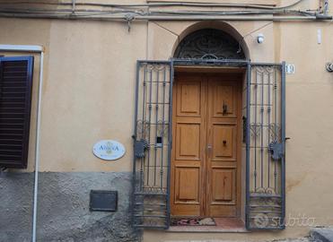 Via Atenea