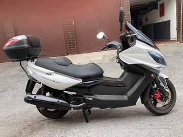 Scooter Kymco 500