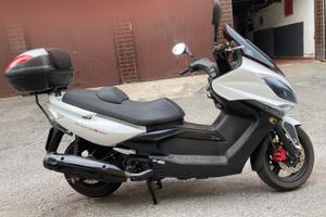 Scooter Kymco 500