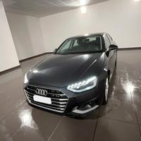 Audi A4 40 TDI quattro S tronic Business Advanced