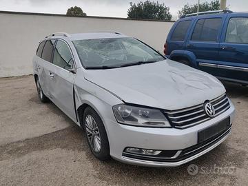 VW PASSAT VARIANT 365 2.0 TDI 140CV -Ricambi