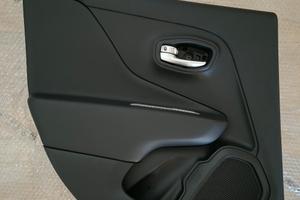 PANNELLO 
PORTA POSTERIORE SINISTRA
Jeep Renegade