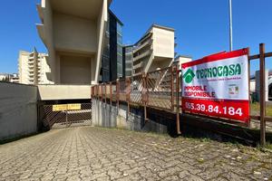 MAGAZZINO A FIGLINE E INCISA VALDARNO