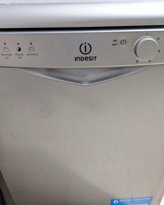 Lavastoviglie Indesit  