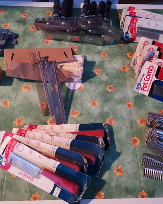 Pettini e spazzole per la cura del pelo animali