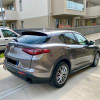 alfa romeo stelvio 2.2 TD 190cv AT8 anno 12/2021