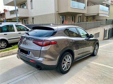 alfa romeo stelvio 2.2 TD 190cv AT8 anno 12/2021