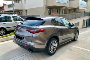 alfa romeo stelvio 2.2 TD 190cv AT8 anno 12/2021