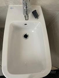 Bidet sospeso Ideal Standard bianco