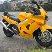 Honda vfr 800 iscritta storica