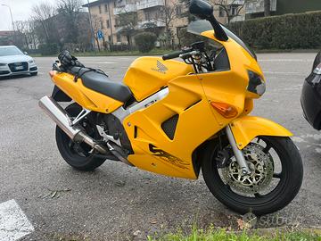 Honda vfr 800 iscritta storica