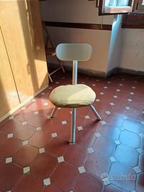 Sedia treppiedi pieghevole