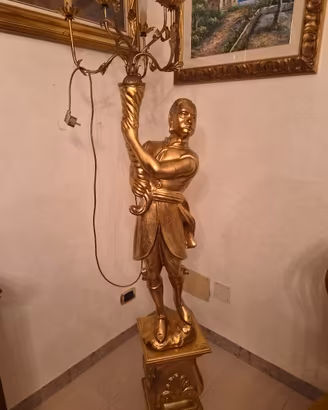 piantana o lampada a torciera