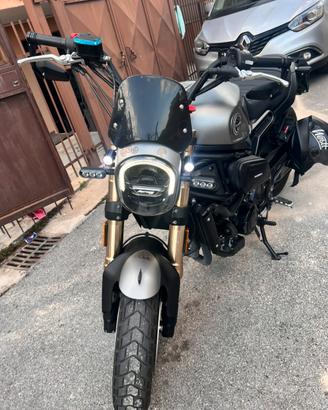 Benelli 800 leoncino