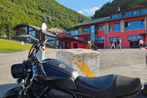 Yamaha XSR 700 power black