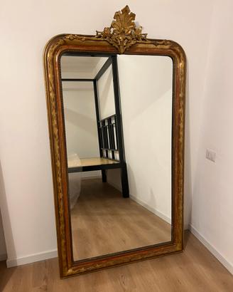 Specchio antico dorato con cimasa