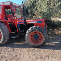 Trattore agricolo