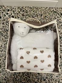 Cuscino e plaid pois bianco