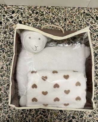 Cuscino e plaid pois bianco