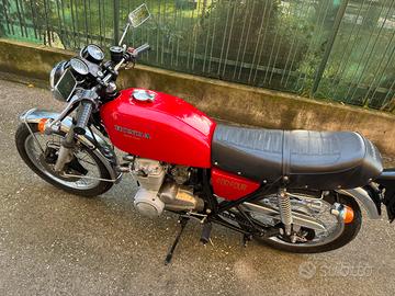 Moto Honda 400 sport four