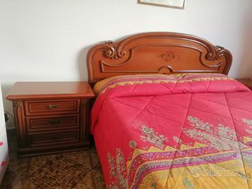 letto comodini cassettiera specchio armadio
