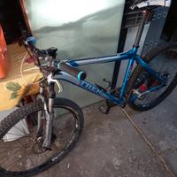 Mountain bike mtb trek 27.5 l