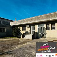 Laboratorio con abitazione in pieno centro storico