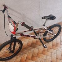 BMX REDLINE B-52