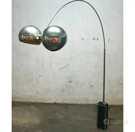 Lampada ad arco  space age anni 70 