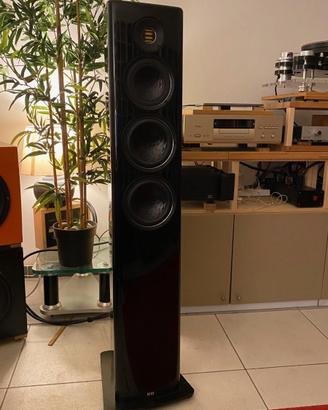 Elac vela 409