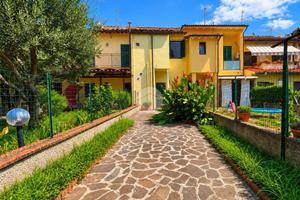 CASA INDIPENDENTE A CAMPI BISENZIO