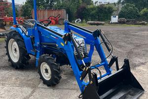 Trattorino Iseki 26cv, pala anteriore 4in1