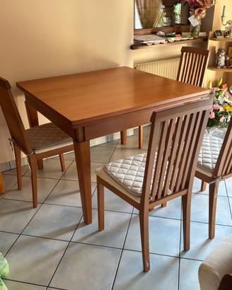 Elegante estendibile tavolo da pranzo in legno