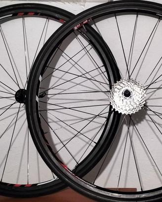 Ruote FFWD in carbonio  
