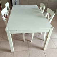 Tavolo da cucina Ikea Ingolf con 4 sedie omaggio.