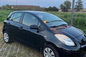 Toyota Yaris 1.0 benzina – 5 porte – 2009 – 172.00
