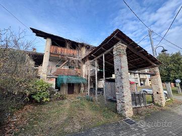 CASA SEMINDIPENDENTE A CANISCHIO