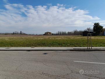 Terreno di 3297 m² a Santa Maria la Longa