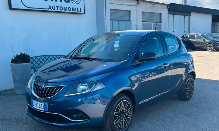 Lancia Ypsilon 1.0 FireFly 5 porte S&S Hybrid Gold