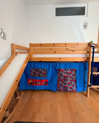 Letto rialzato con scivolo