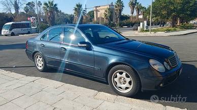 Mercedes E 220