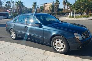 Mercedes E 220