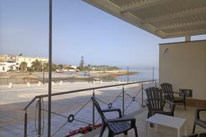 Casa vacanza fronte mare, località Baia Cornino