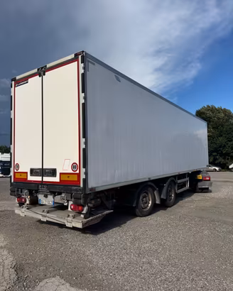 Semirimorchio Lamberet 2 assi frigo