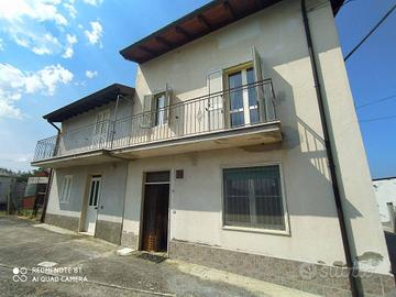 Casa indipendente di 240 m² con 5 locali e box aut