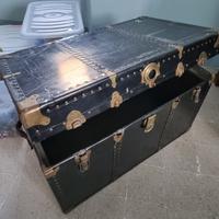 Baule in legno e ferro