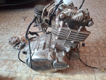 Motore 500 4t derivazione uzuki gs 500