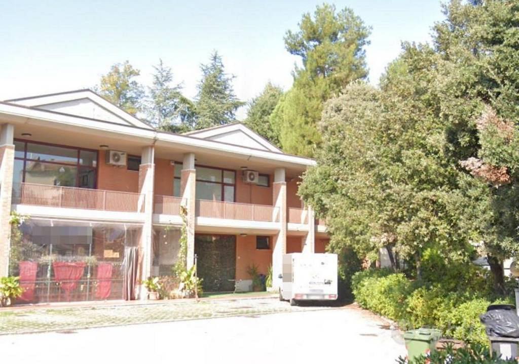 Immobile in asta di 89 m² con più di 5 locali a An