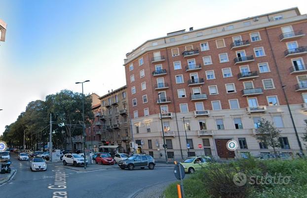 Loft piazza Perotti: 580eu LIBERO